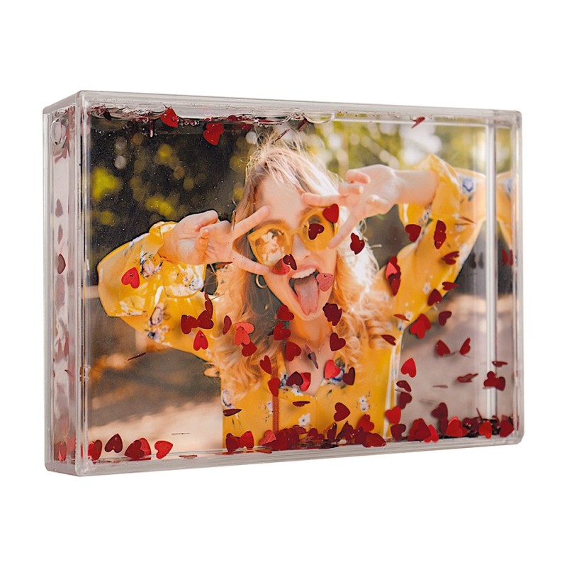 Acrílico en forma rectangular con agua y corazones SO105